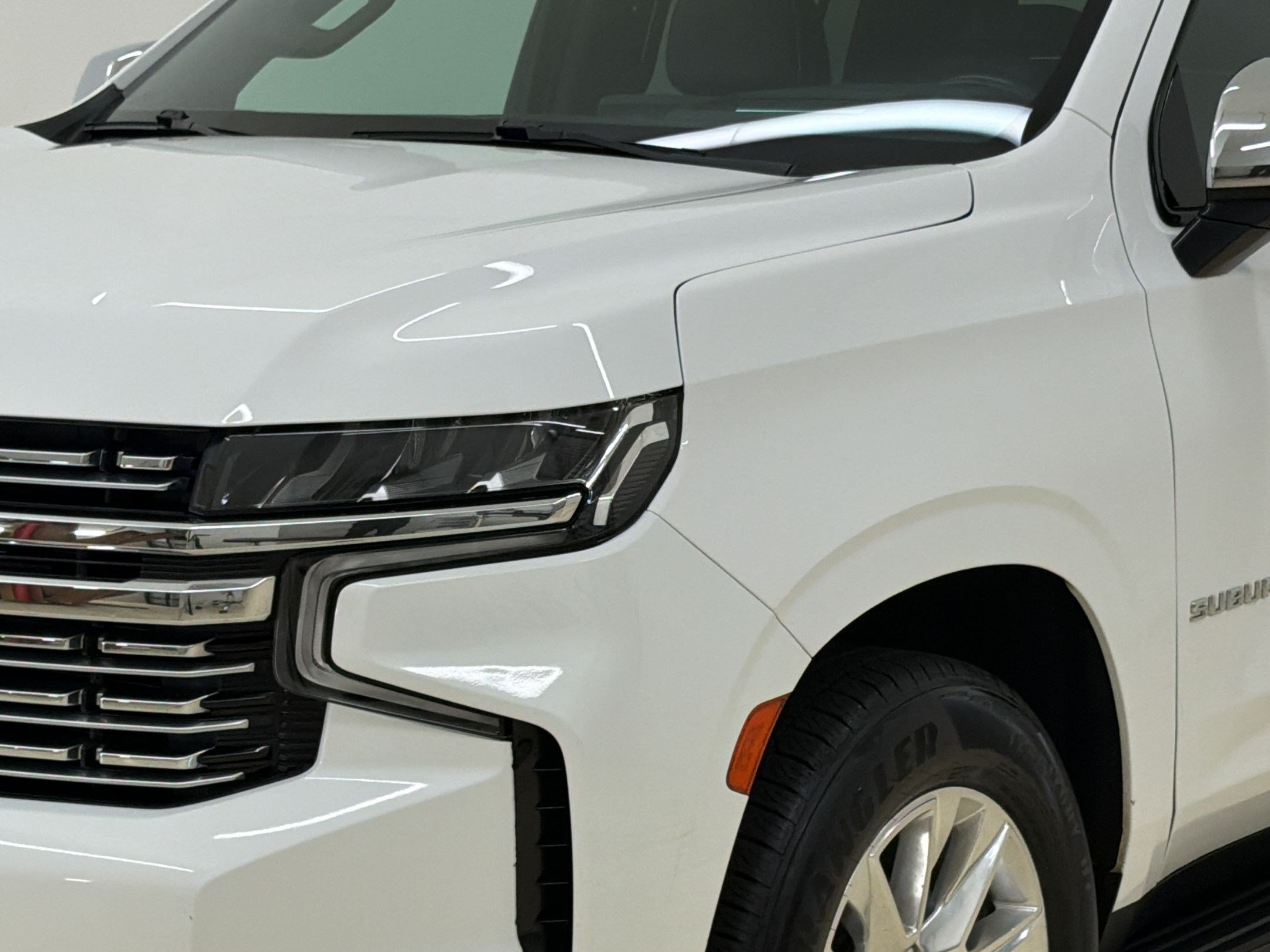 Used 2021 Chevrolet Suburban Premier w/ Premium Package RWD image 11