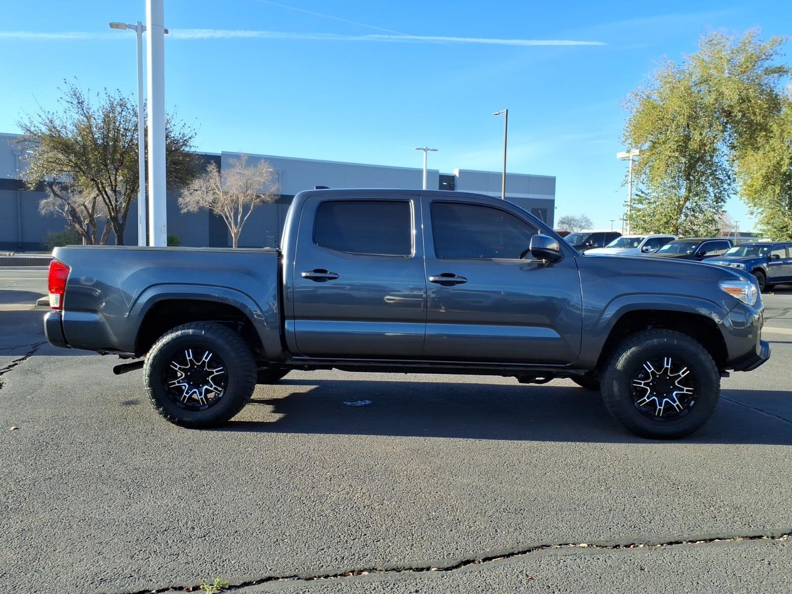Used 2022 Toyota Tacoma SR image 2