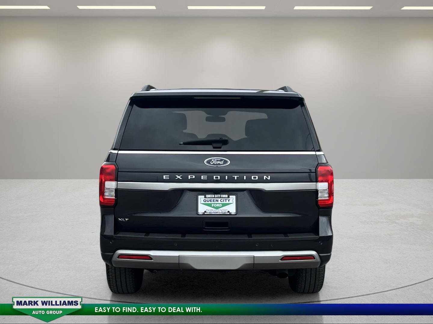 Certified 2024 Ford Expedition XLT image 4