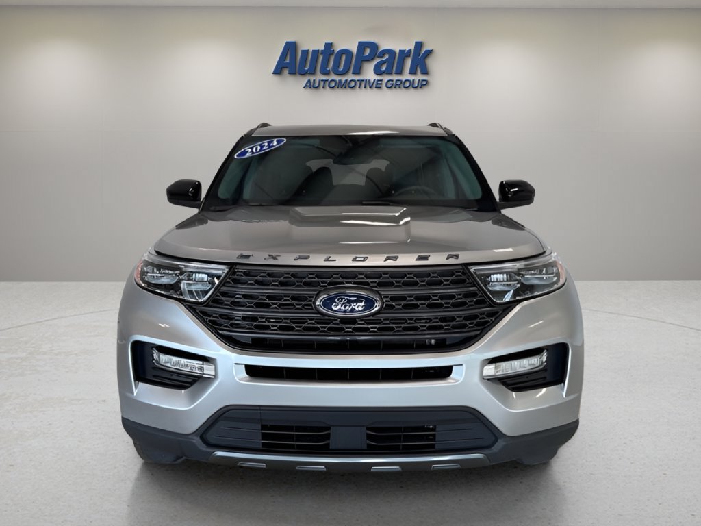Certified 2024 Ford Explorer XLT w/ Equipment Group 202A AWD/4WD image 2