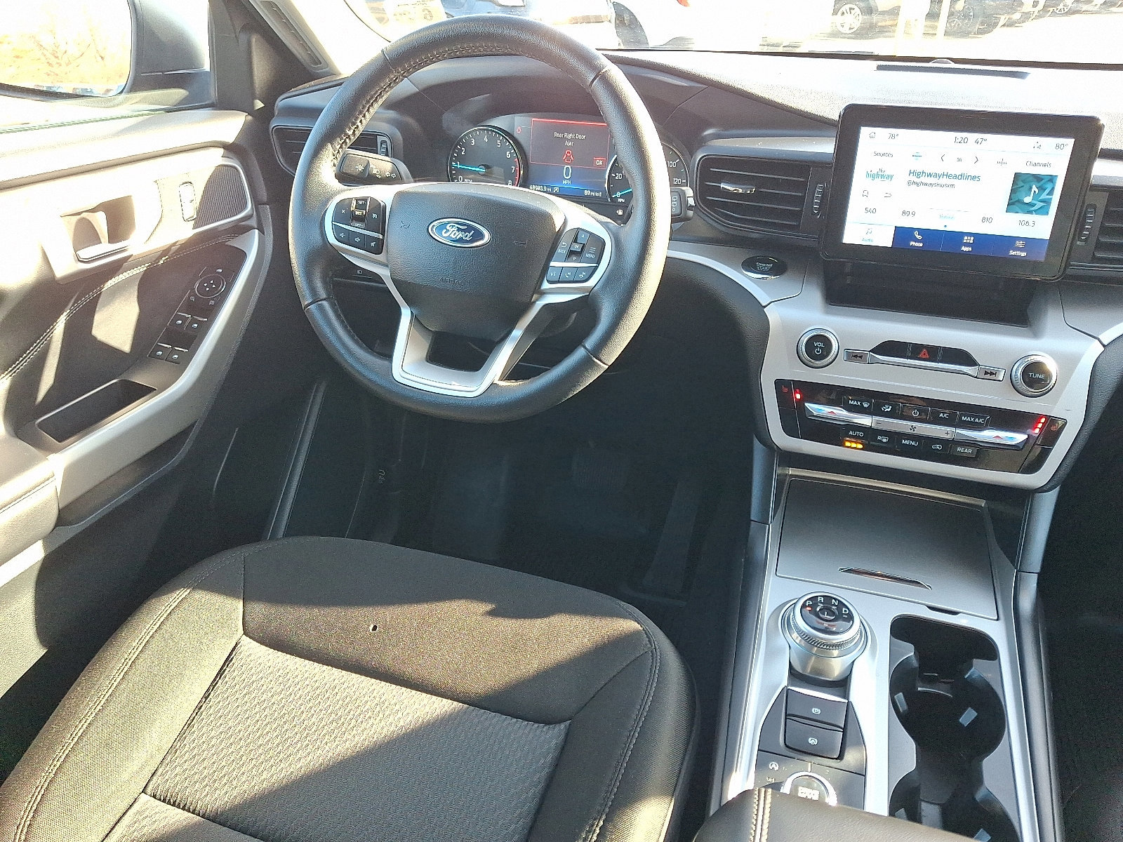 Certified 2024 Ford Explorer XLT image 14