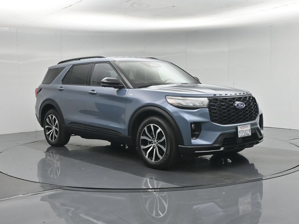 Certified 2025 Ford Explorer ST-Line w/ Premium Package RWD image 60