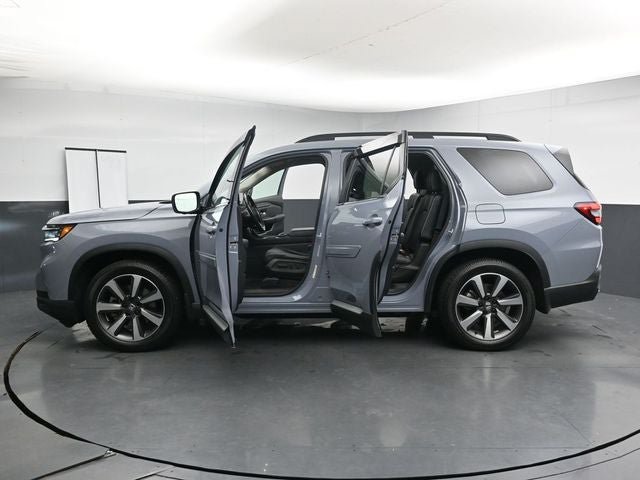 Used 2023 Honda Pilot Elite image 38