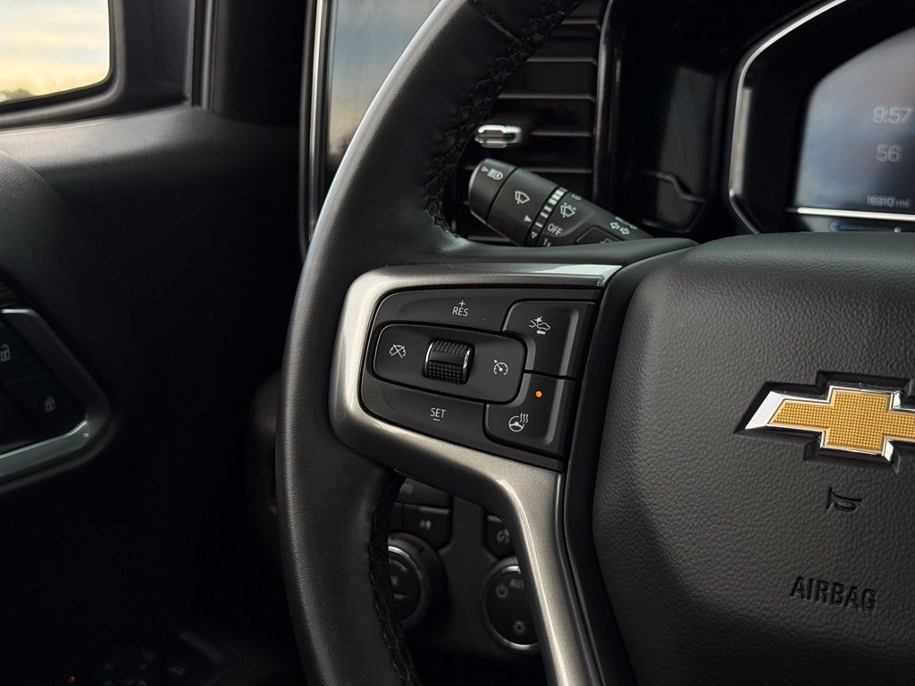 Used 2024 Chevrolet Silverado 1500 LT AWD/4WD image 9