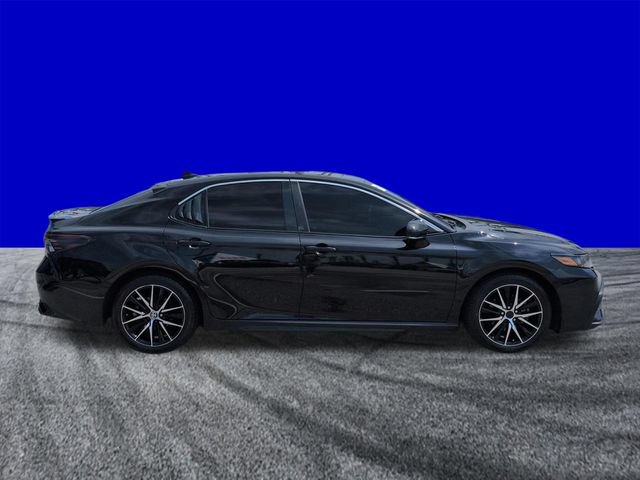 Used 2024 Toyota Camry SE w/ Convenience Package FWD image 3