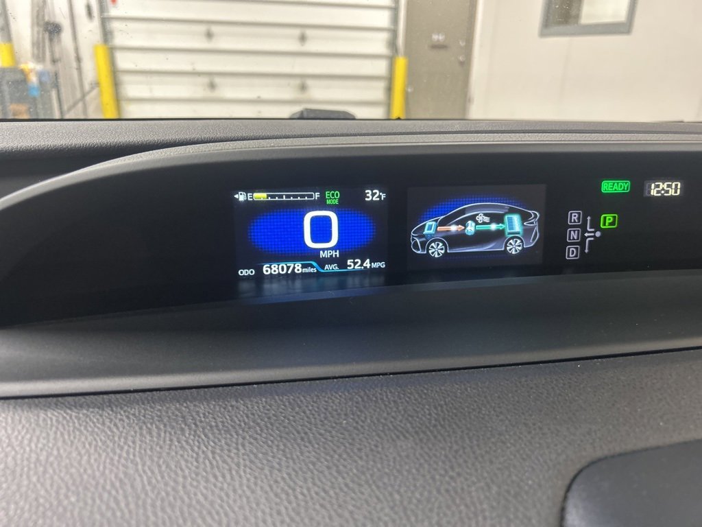 Used 2021 Toyota Prius Prime LE image 3