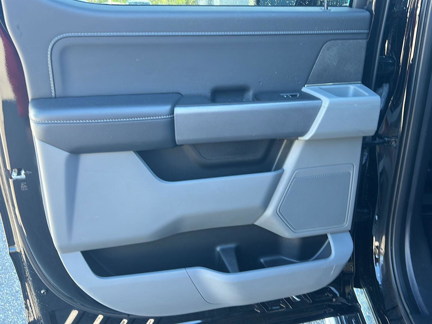 Certified 2024 Ford F150 XLT w/ Mobile Office Package image 16