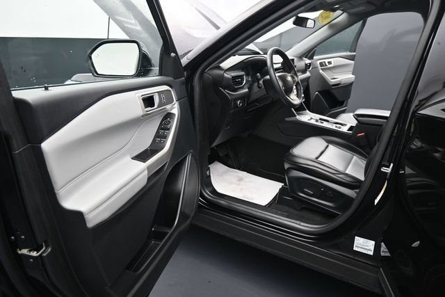 Certified 2023 Ford Explorer XLT w/ Equipment Group 202A AWD/4WD image 15