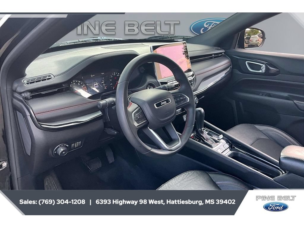 Used 2024 Jeep Compass Trailhawk AWD/4WD image 12
