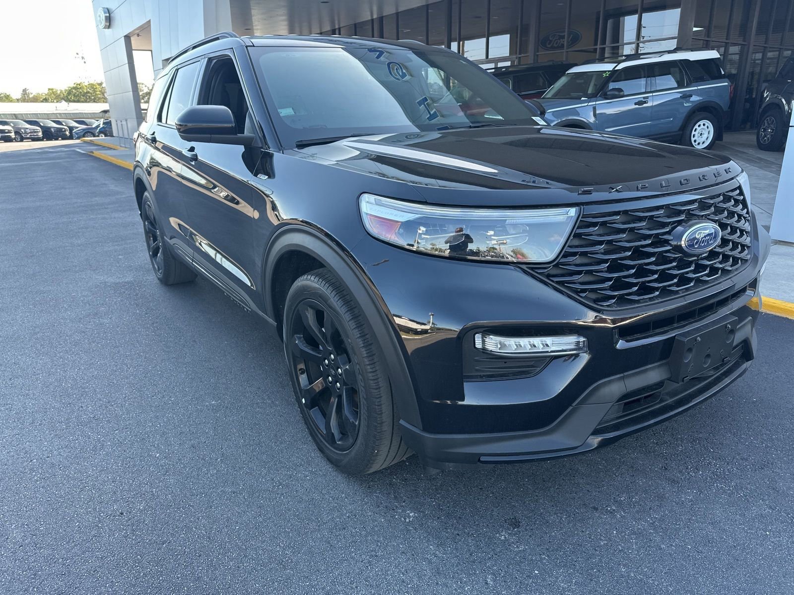 Certified 2023 Ford Explorer ST-Line w/ Class IV Trailer Tow Package RWD image 3