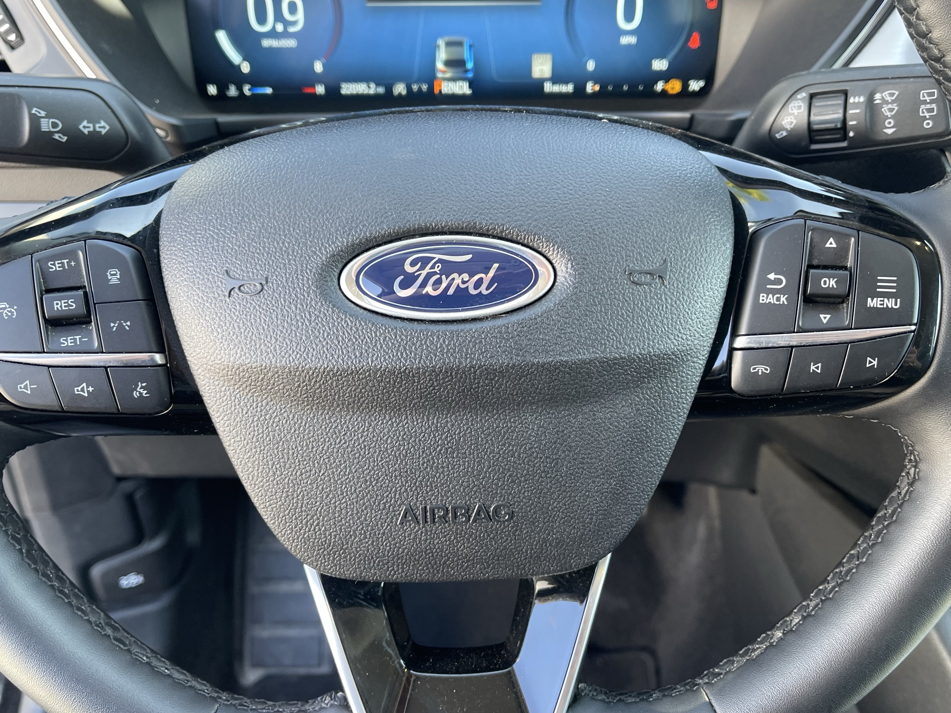 Certified 2025 Ford Escape Platinum AWD/4WD image 14