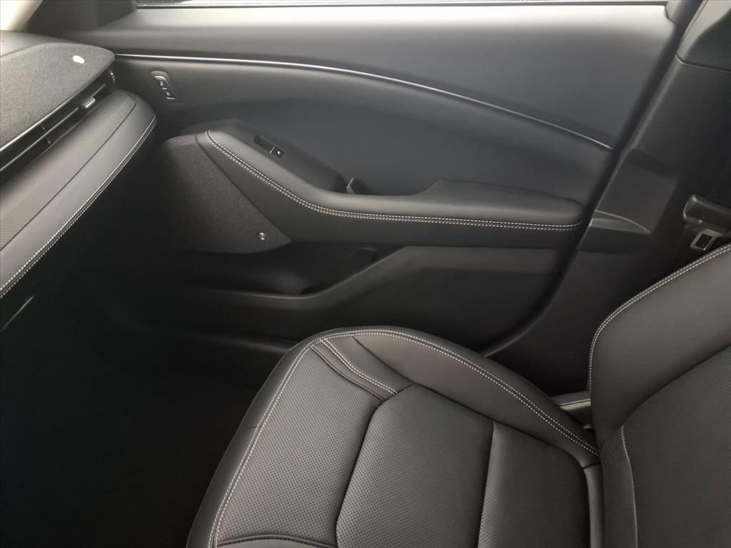 Certified 2025 Ford Mustang Mach-E Premium image 23