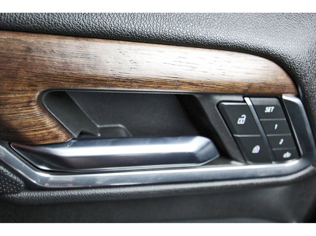 Used 2024 Chevrolet Silverado 2500 High Country w/ High Country Premium Package image 22