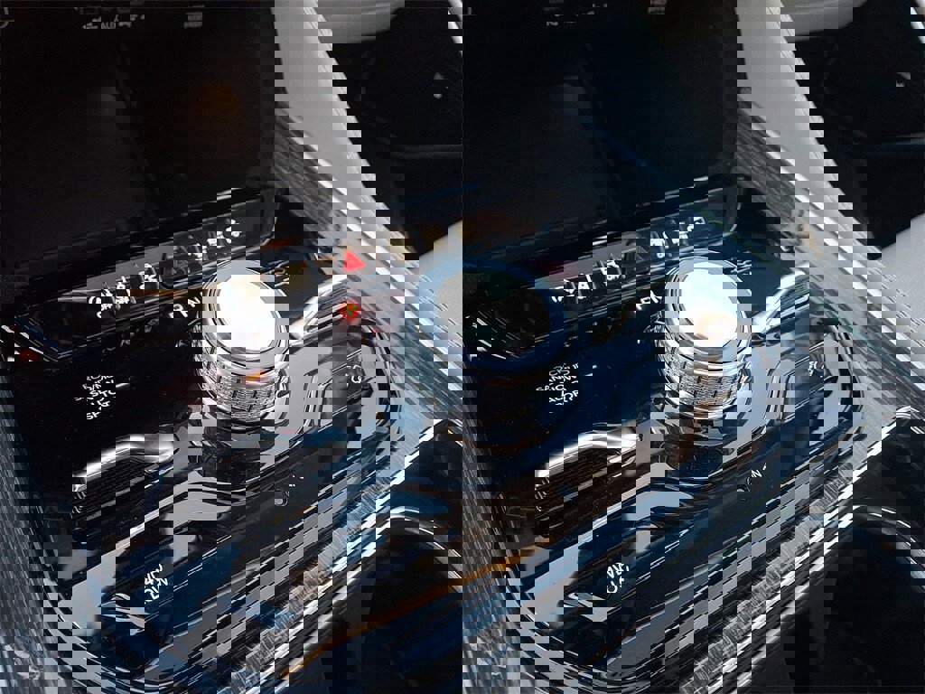 Used 2022 Jeep Wagoneer Series III w/ Premium Group I image 16