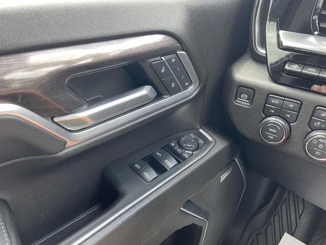 Used 2025 Chevrolet Silverado 2500 LTZ w/ LTZ Premium Package AWD/4WD image 33