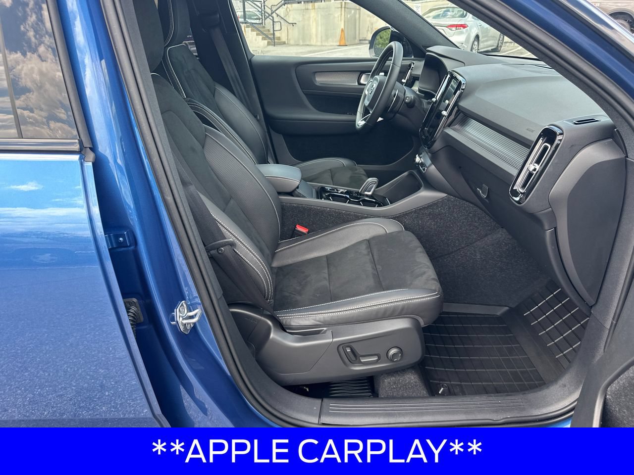 Used 2020 Volvo XC40 T4 R-Design w/ Protection Package Premier FWD image 15