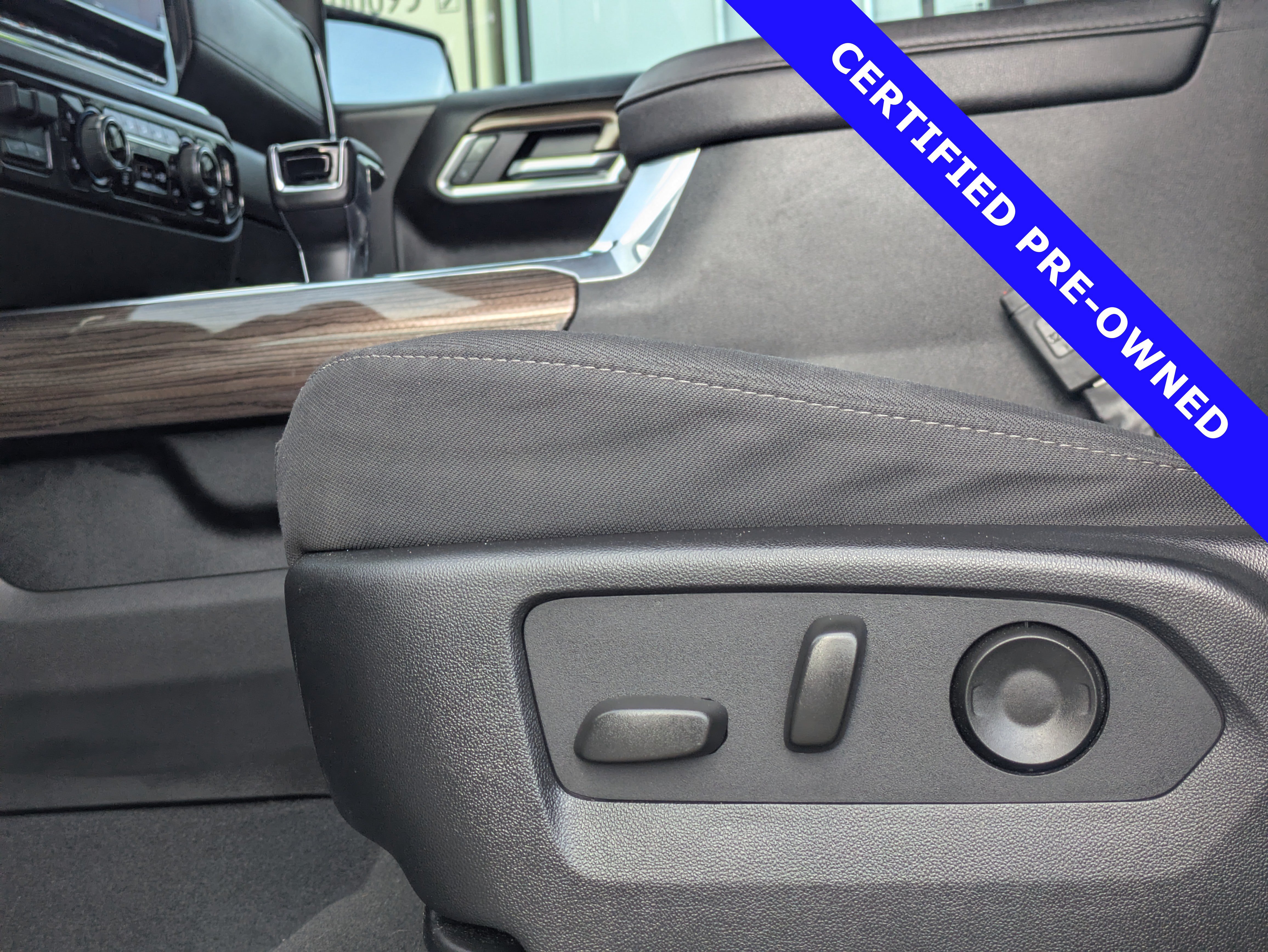Used 2025 Chevrolet Silverado 1500 RST AWD/4WD image 24