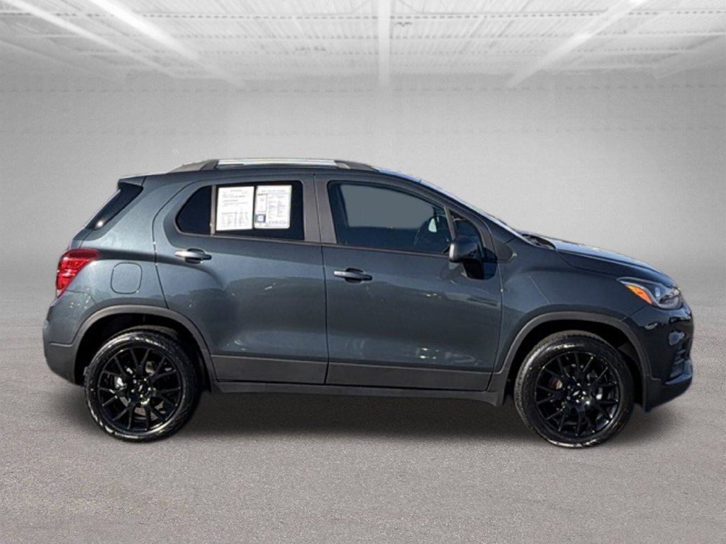 Used 2021 Chevrolet Trax LT w/ Premium Seat Package AWD/4WD image 14