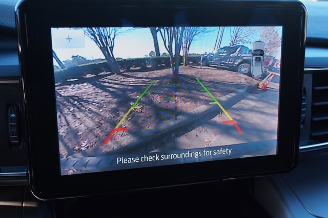 Certified 2020 Ford Explorer XLT w/ Equipment Group 202A image 31