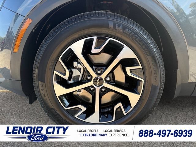 Used 2024 Kia Sportage EX FWD image 9