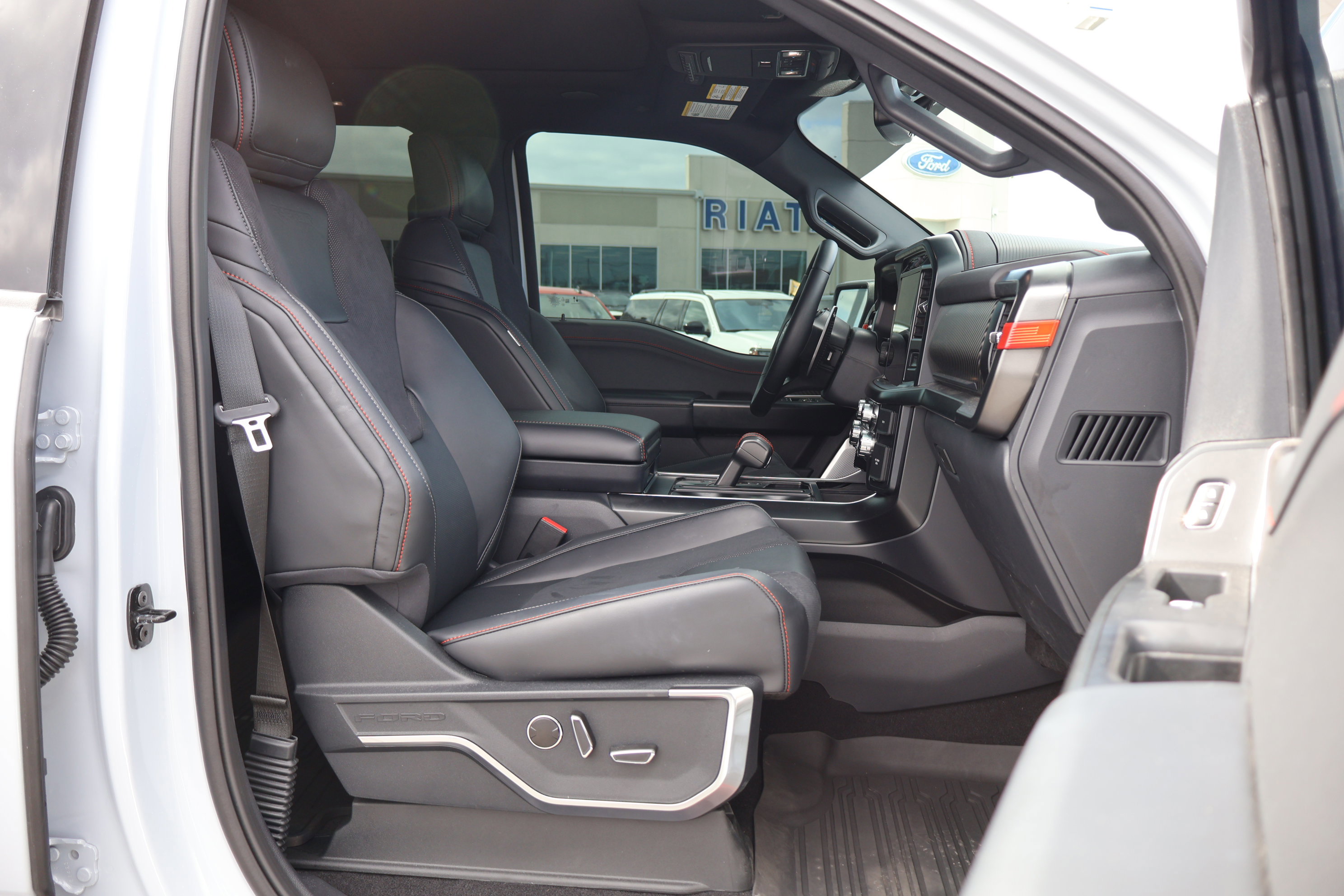 Certified 2025 Ford F150 Raptor image 38