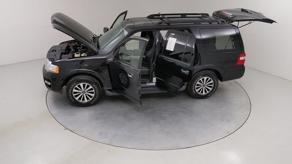 Certified 2017 Ford Expedition XLT w/ Equipment Group 202A AWD/4WD image 55