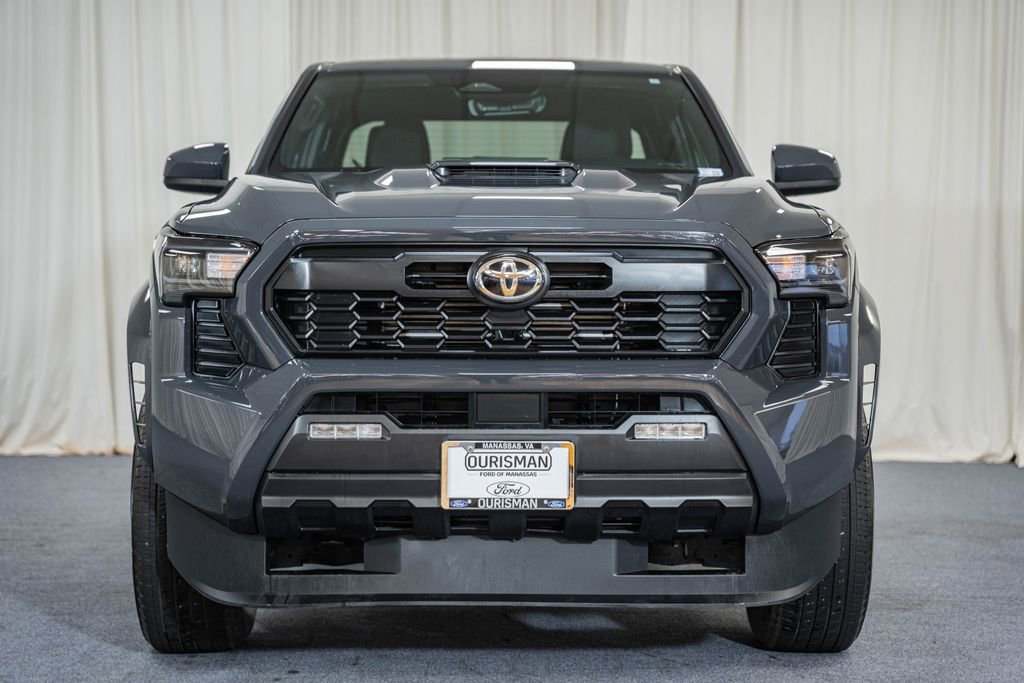 Used 2025 Toyota Tacoma TRD Sport AWD/4WD image 2