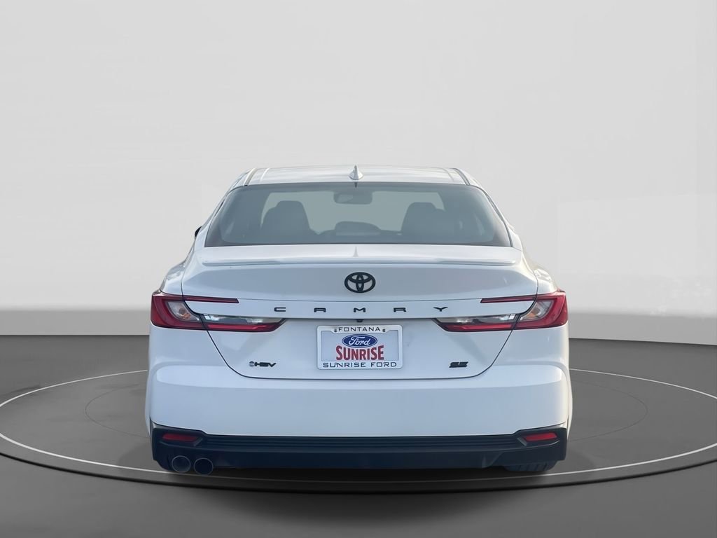 Used 2025 Toyota Camry SE image 3