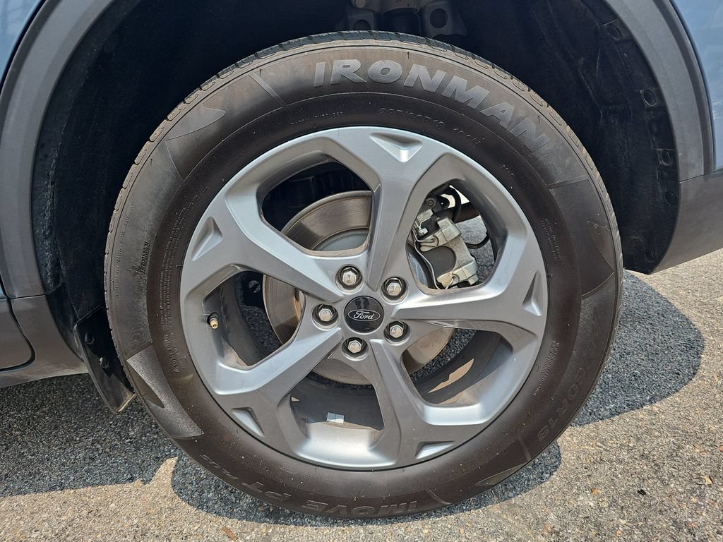 Certified 2025 Ford Escape ST-Line Select AWD/4WD image 33