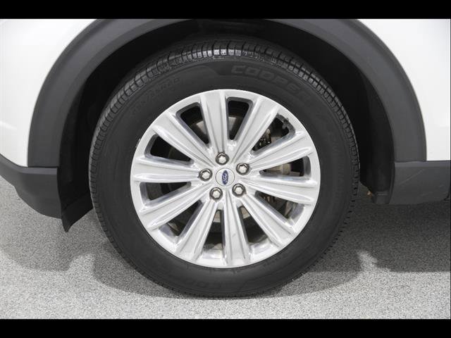 Certified 2022 Ford Explorer Limited w/ Equipment Group 301A AWD/4WD image 24