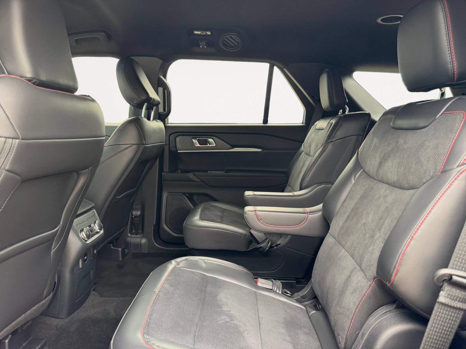 Certified 2025 Ford Explorer ST AWD/4WD image 13