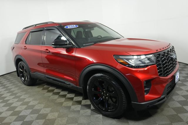 Certified 2025 Ford Explorer ST image 2