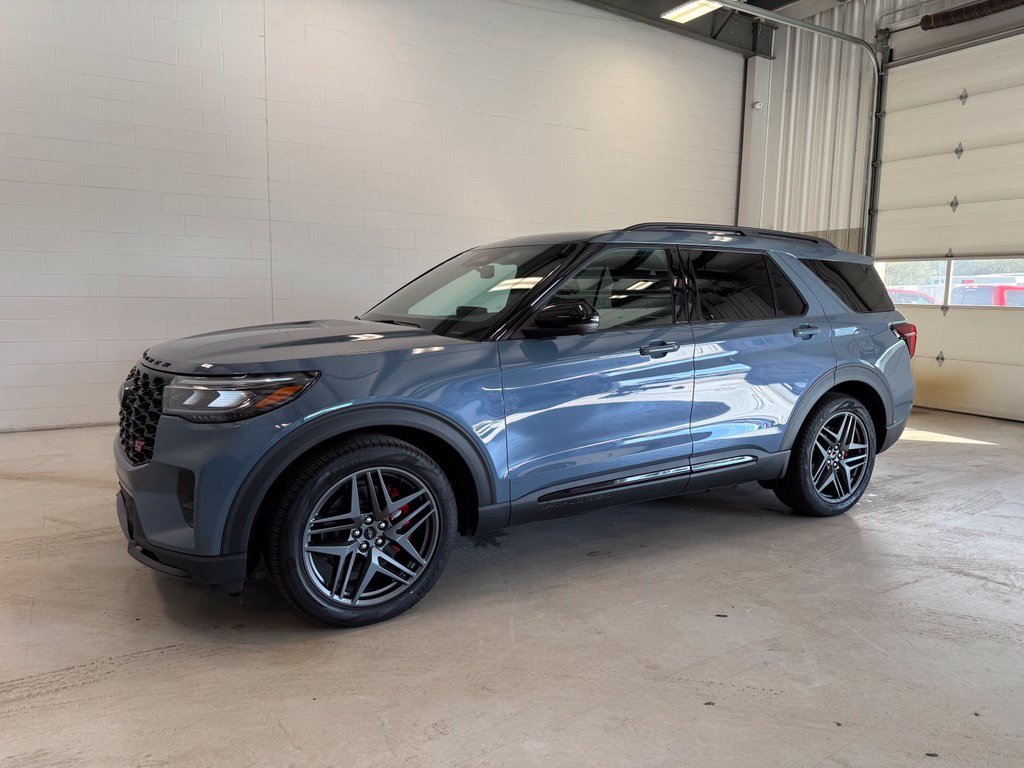 Certified 2025 Ford Explorer ST AWD/4WD image 3