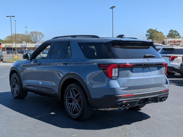 Certified 2025 Ford Explorer ST AWD/4WD image 4