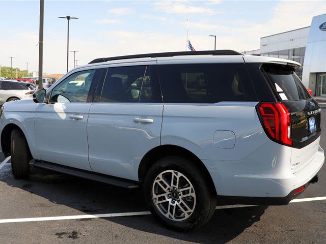 Certified 2025 Ford Expedition Active AWD/4WD image 21
