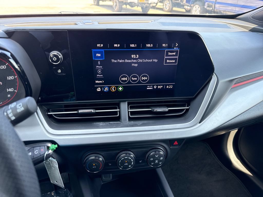 Used 2024 Chevrolet Trax RS w/ Driver Confidence Package FWD image 18
