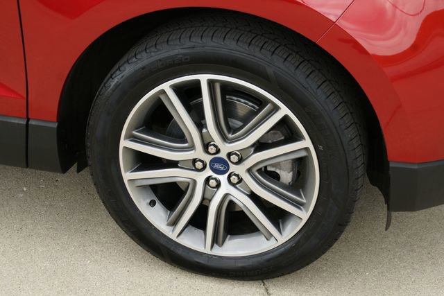 Certified 2022 Ford Edge Titanium w/ Class II Trailer Tow Package image 8