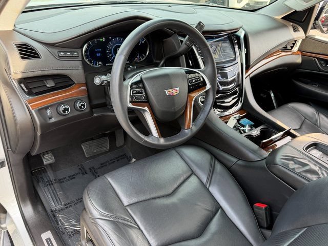 Used 2017 Cadillac Escalade Luxury AWD/4WD image 37