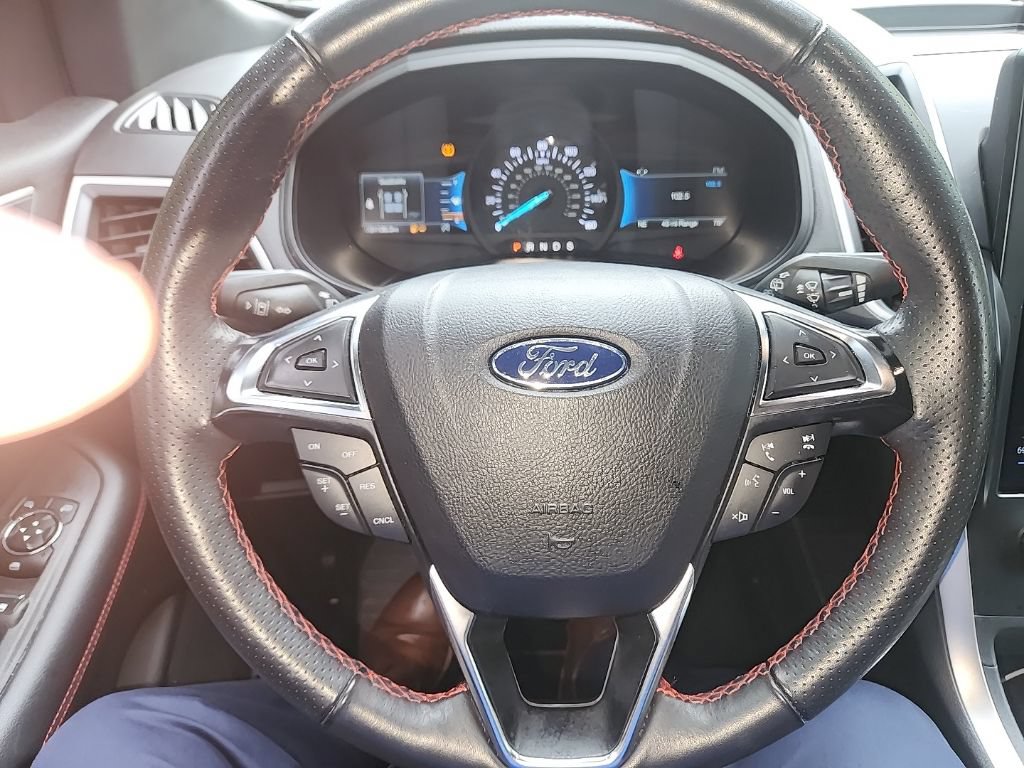 Certified 2024 Ford Edge ST-Line AWD/4WD image 8