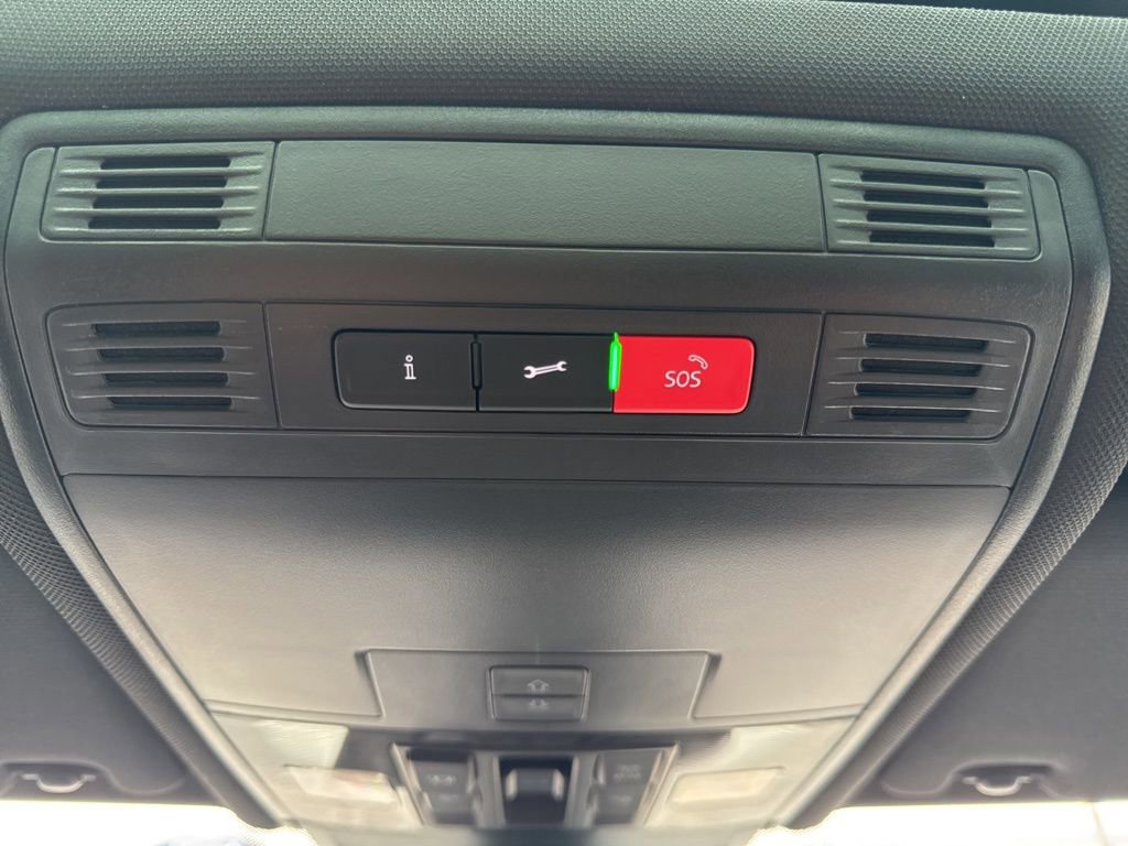 Used 2024 Volkswagen Tiguan SE R-Line image 30