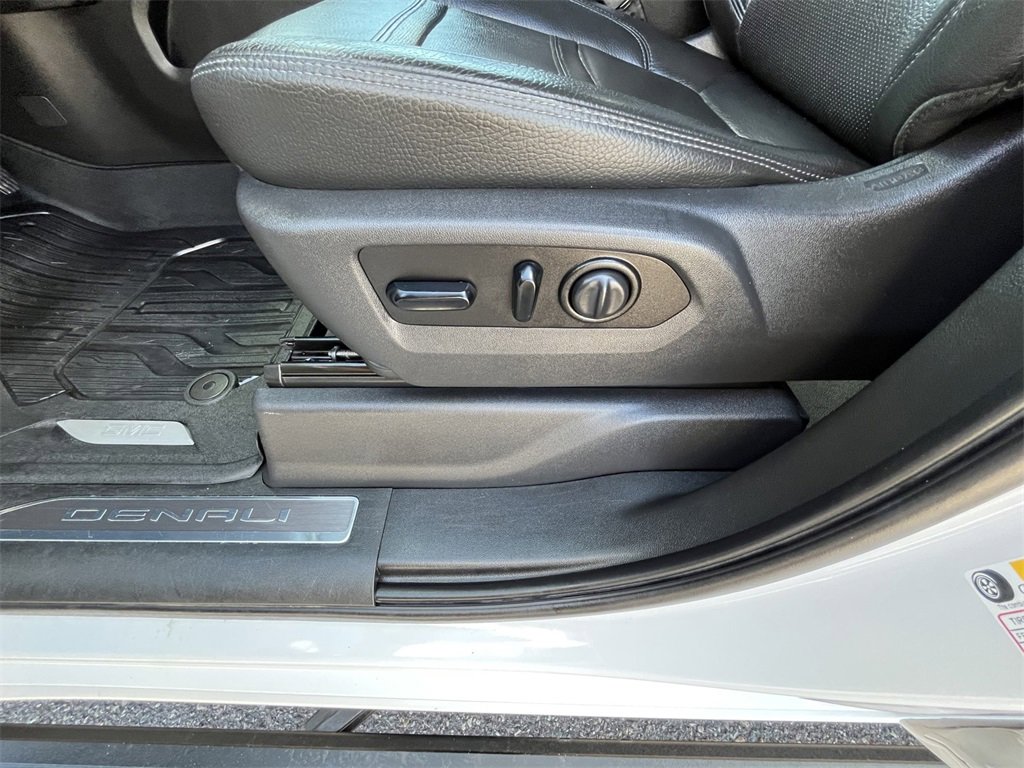 Used 2020 GMC Sierra 1500 Denali w/ Denali Ultimate Package image 11