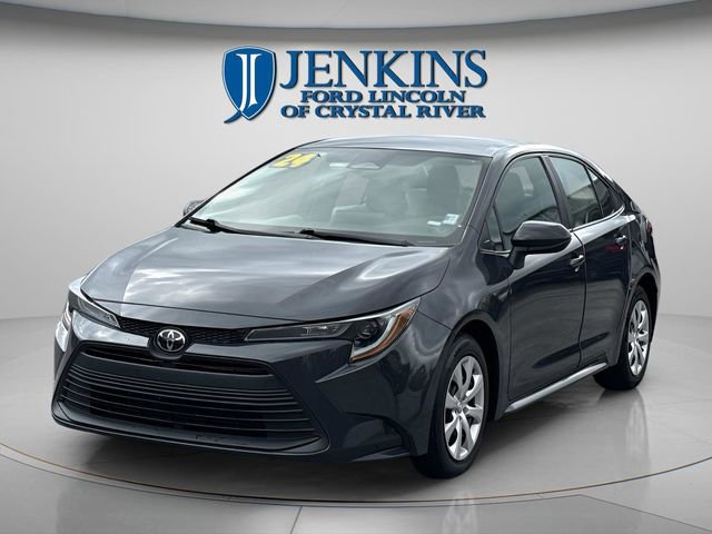 Used 2024 Toyota Corolla LE image 2