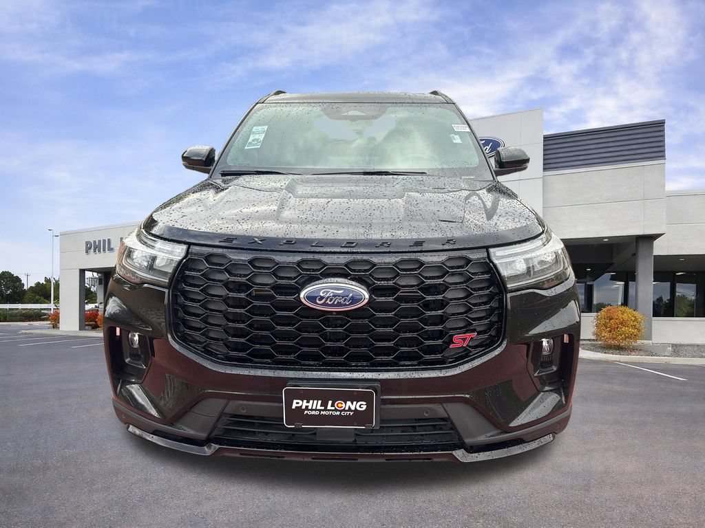 Certified 2025 Ford Explorer ST AWD/4WD image 2