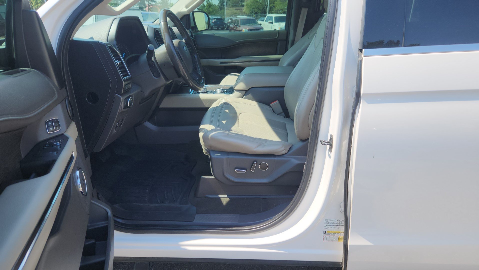 Certified 2019 Ford Expedition Limited w/ Equipment Group 302A AWD/4WD image 14