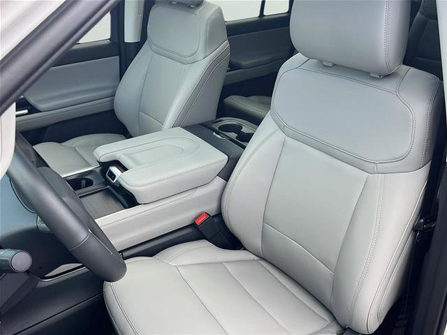 Certified 2026 Ford Expedition Active AWD/4WD image 12