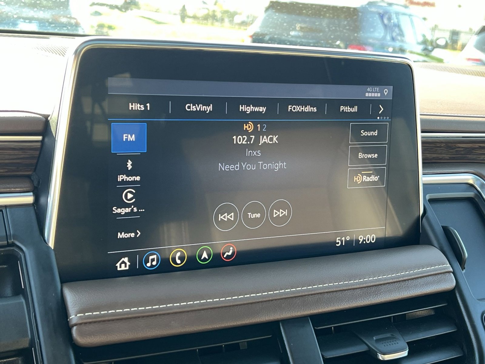 Used 2021 Chevrolet Suburban High Country w/ Premium Package image 18