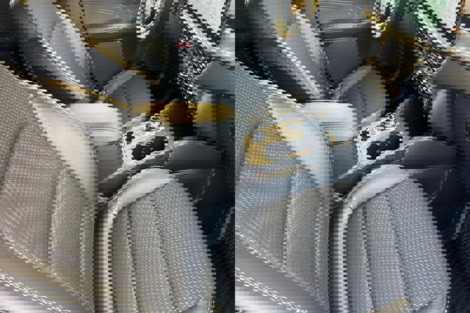 Certified 2025 Ford Escape Base image 17