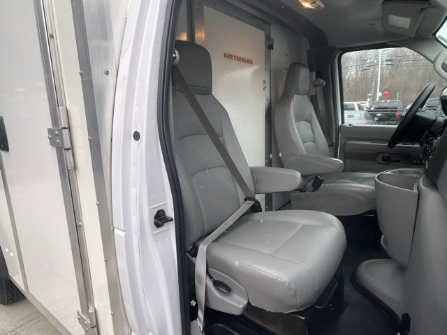 Certified 2022 Ford E-350 and Econoline 350 Super Duty image 26
