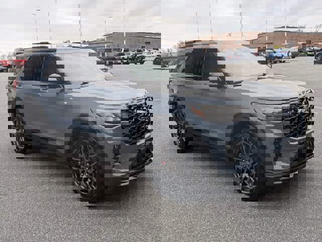 Certified 2025 Ford Explorer ST-Line w/ Premium Package image 8