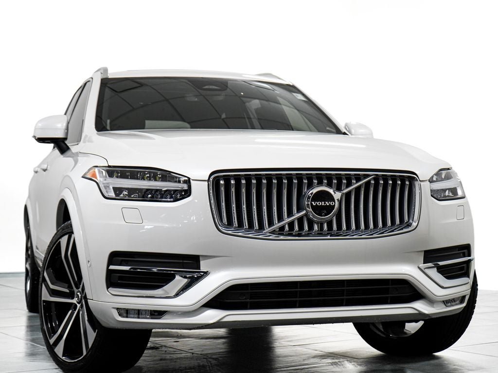 Used 2024 Volvo XC90 B6 Ultimate w/ Protection Package Premier AWD/4WD image 3